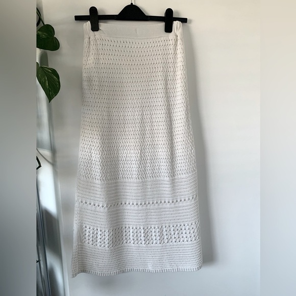 Wilfred ARITZIA SZ:US L Off White Crochet Skirt - Picture 2 of 3
